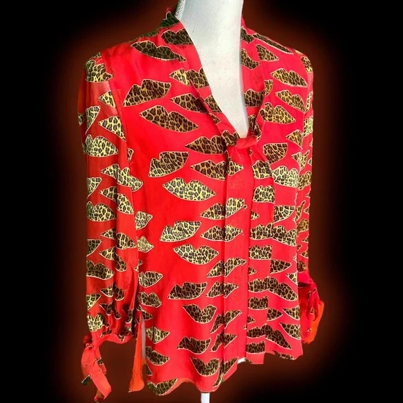 Alice + Olivia ‘Sheila’ Leopard Lips Red Burnout Tie-Neck Top Size XS ASO Kelly - Picture 9 of 16